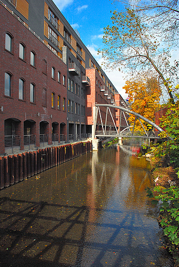 Bielsko-Biaa. Centrum Handlowe Sfera II nad rzek Bia.