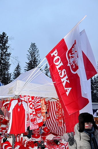 Akcesoria dla kibicw podczas konkursu skokw w Zakopanem