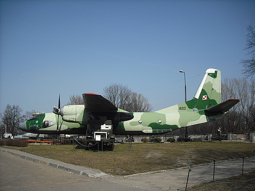 Warszawa. Muzeum Wojska Polskiego. Samolot AN 26.