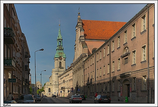 Kalisz - ul. Kolegialna, w tle Sanktuarium w.Jzefa