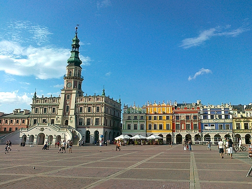 Rynek - ratusz i kamienice ormiaskie