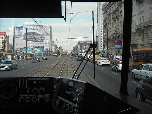 Warszawa. Aleje Jerozolimskie z tramwaju na trasie Dworzec Centralny - Marszakowska.