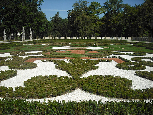 Warszawa. Park Wilanowski. Fragment ogrodu przypaacowego poudniowego.