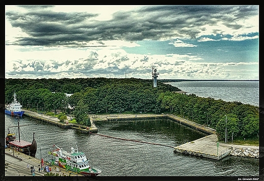 Widok z latarni morskiej na port. Koobrzeg.