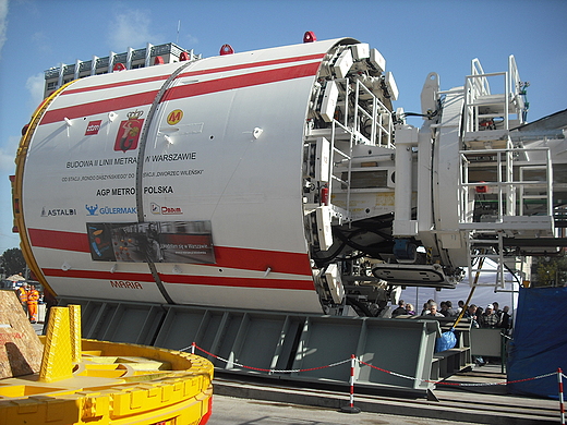 Warszawa. Budowa odcinka centralnego II linii metra. Tarcza TBM Maria.