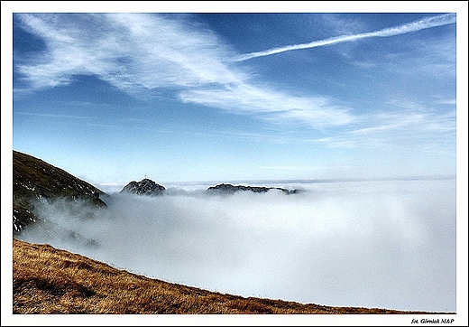 Tatry - Giewont wyaniajcy si z morza mgie.