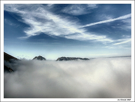 Tatry - Giewont wyaniajcy si z morza mgie.