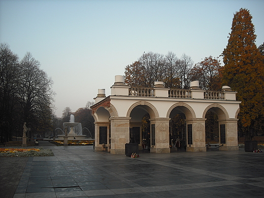 Warszawa. Jesienny Ogrd Saski.