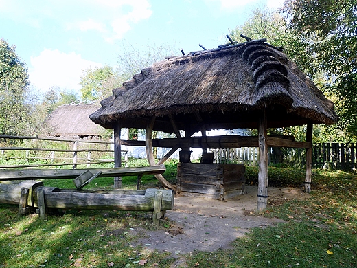 skansen. studnia