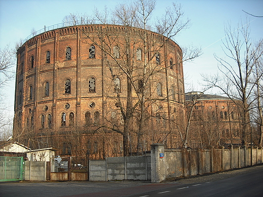 Warszawa. Gazownia Warszawska. Zabytkowe zbiorniki gazu.