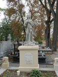 Nagrobki na cmentarzu parafialnym