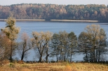 Lisa Myn - jesienny widok na jezioro Wysokie Brodno