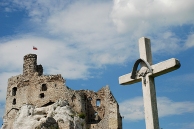Zamek w Mirowie i przydrony krzy