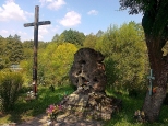 pomnik powicony zamordowanym w czasie II wojny mieszkacom wsi